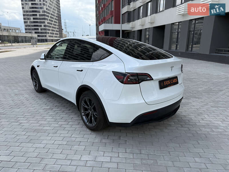 Позашляховик / Кросовер Tesla Model Y 2024 в Києві