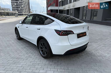 Внедорожник / Кроссовер Tesla Model Y 2024 в 