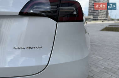 Внедорожник / Кроссовер Tesla Model Y 2024 в 