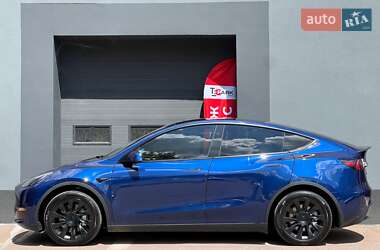Позашляховик / Кросовер Tesla Model Y 2024 в 