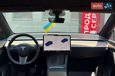 Позашляховик / Кросовер Tesla Model Y 2024 в 