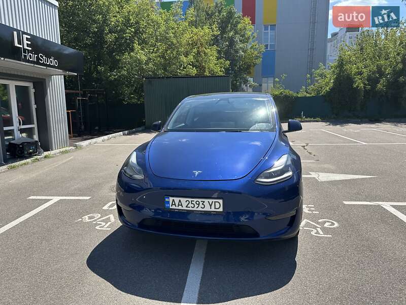 Внедорожник / Кроссовер Tesla Model Y 2024 в Киеве