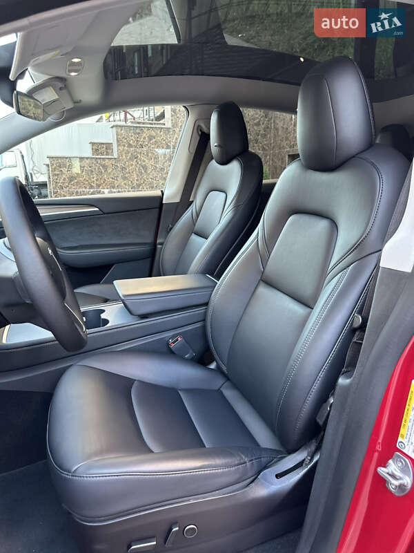 Позашляховик / Кросовер Tesla Model Y 2022 в Чернівцях фото 7 Позашляховик / Кросовер Tesla Model Y 2022 в Чернівцях