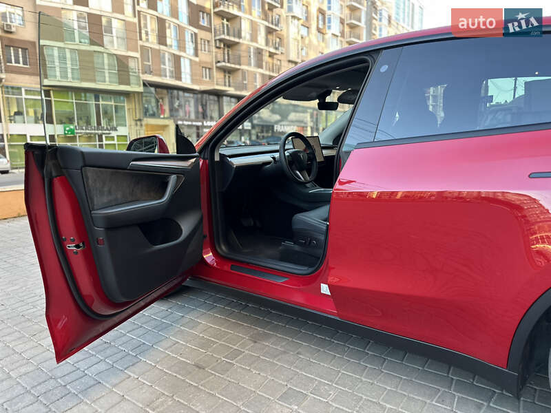 Позашляховик / Кросовер Tesla Model Y 2022 в Чернівцях фото 9 Позашляховик / Кросовер Tesla Model Y 2022 в Чернівцях