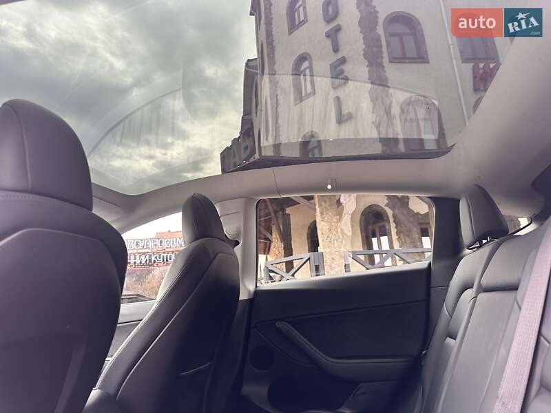 Позашляховик / Кросовер Tesla Model Y 2021 в Харкові