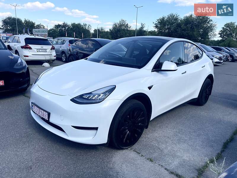 Tesla Model Y 2023