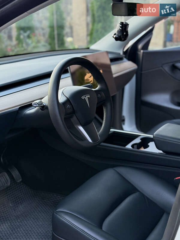 Внедорожник / Кроссовер Tesla Model Y 2022 в Сторожинце