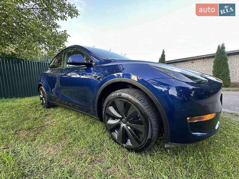 Внедорожник / Кроссовер Tesla Model Y 2023 в Львове