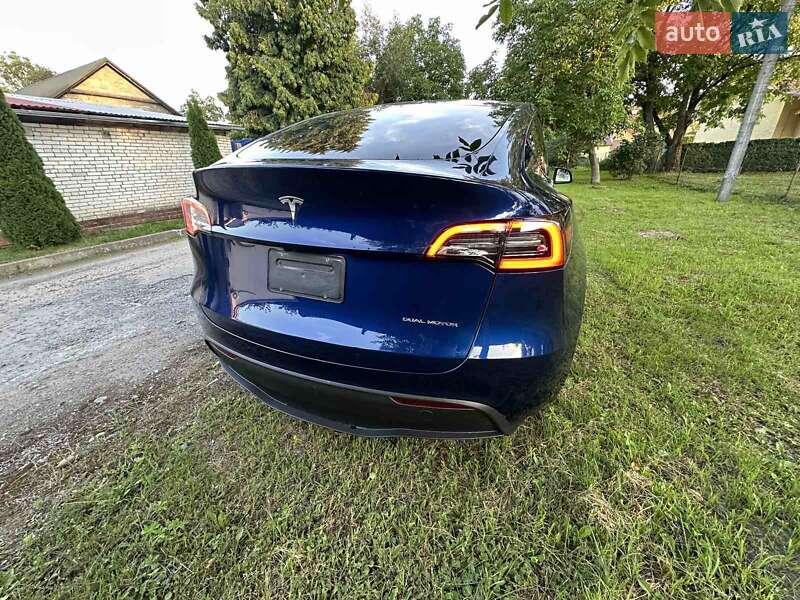 Внедорожник / Кроссовер Tesla Model Y 2023 в Львове