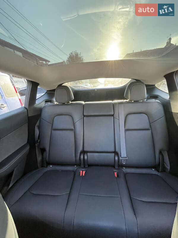 Внедорожник / Кроссовер Tesla Model Y 2023 в Львове