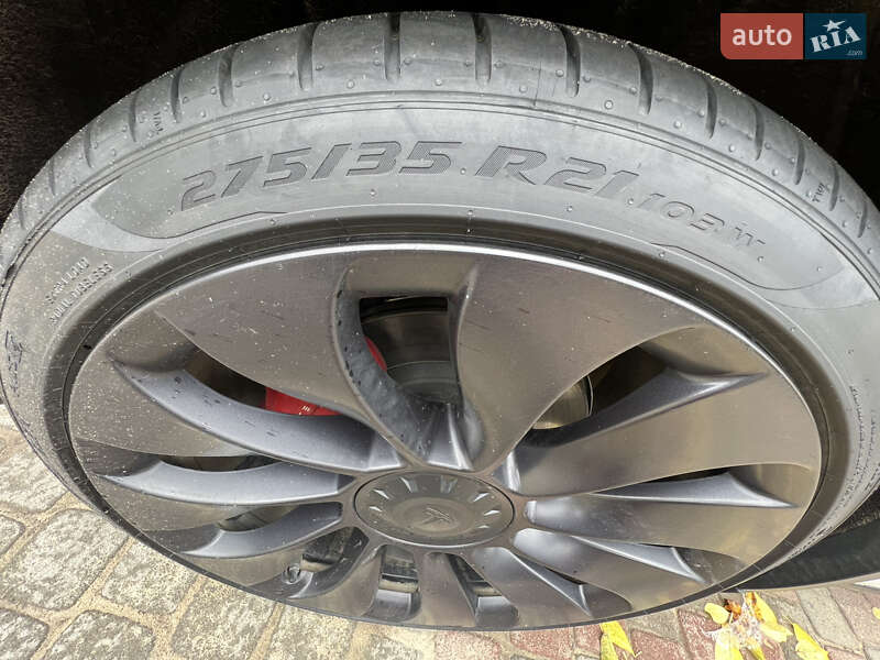 Внедорожник / Кроссовер Tesla Model Y 2021 в Львове