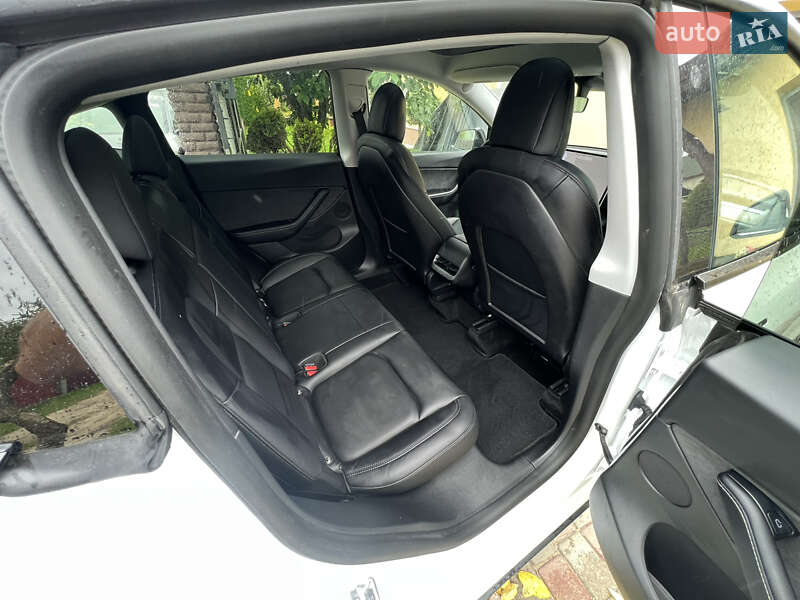 Внедорожник / Кроссовер Tesla Model Y 2021 в Львове