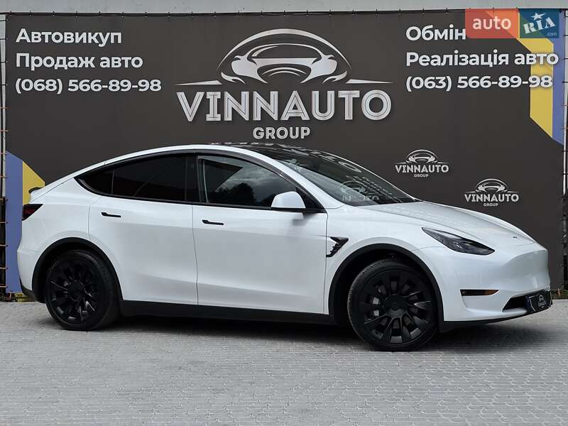 Внедорожник / Кроссовер Tesla Model Y 2024 в 