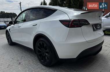 Внедорожник / Кроссовер Tesla Model Y 2024 в 