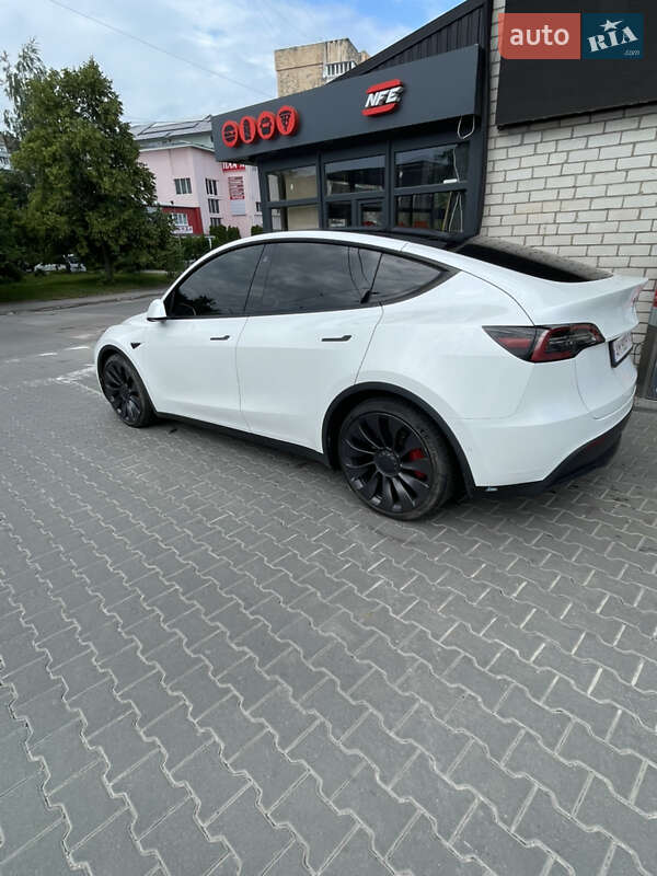 Позашляховик / Кросовер Tesla Model Y 2021 в Житомирі фото 3 Позашляховик / Кросовер Tesla Model Y 2021 в Житомирі
