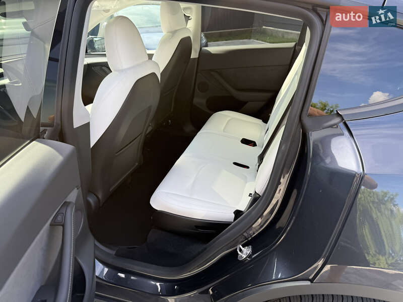 Внедорожник / Кроссовер Tesla Model Y 2024 в Староконстантинове
