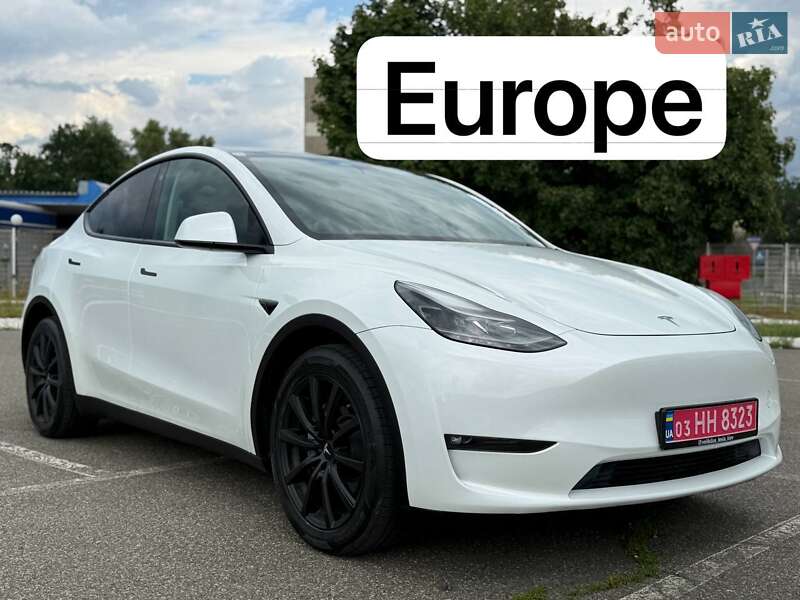 Tesla Model Y 2024