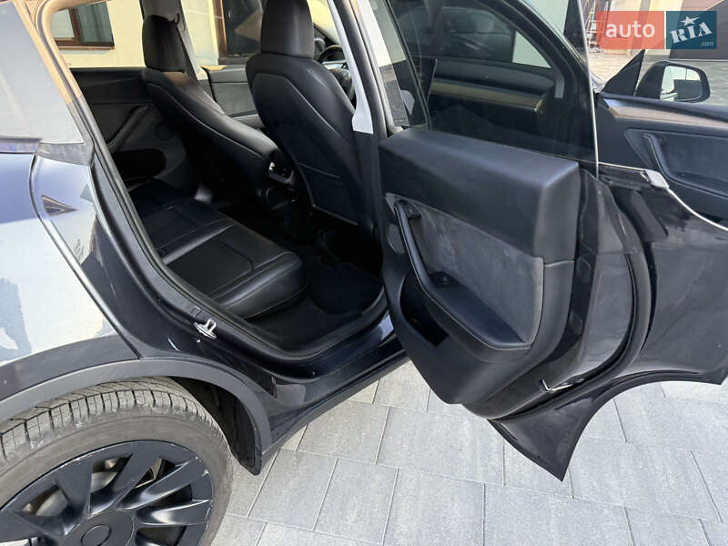 Внедорожник / Кроссовер Tesla Model Y 2024 в Староконстантинове