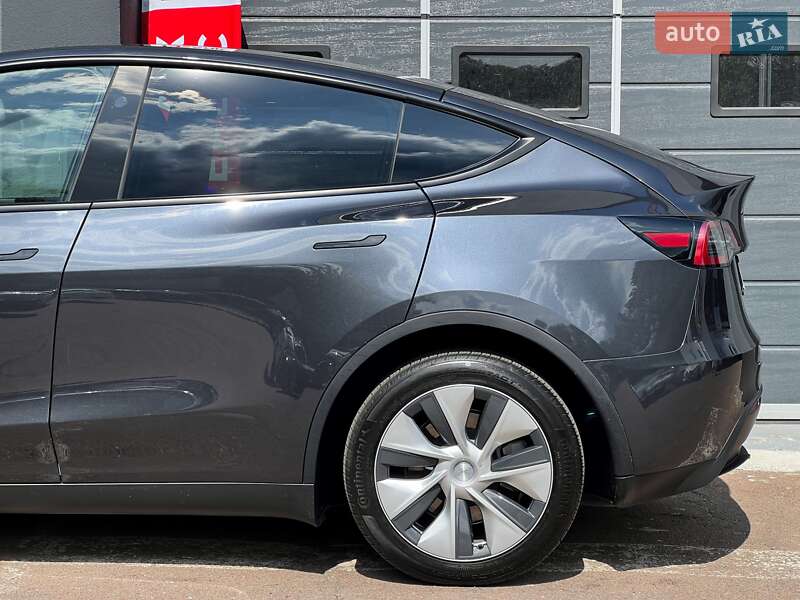 Позашляховик / Кросовер Tesla Model Y 2024 в Києві