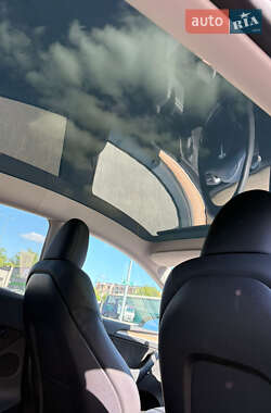 Позашляховик / Кросовер Tesla Model Y 2022 в 