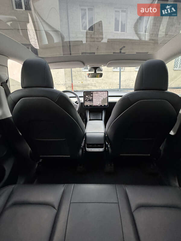 Внедорожник / Кроссовер Tesla Model Y 2021 в Ивано-Франково
