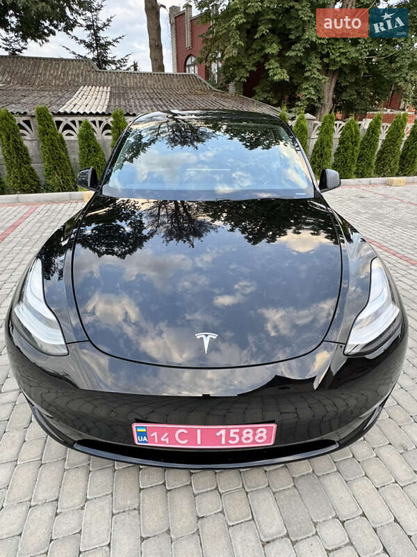 Внедорожник / Кроссовер Tesla Model Y 2021 в Ивано-Франково