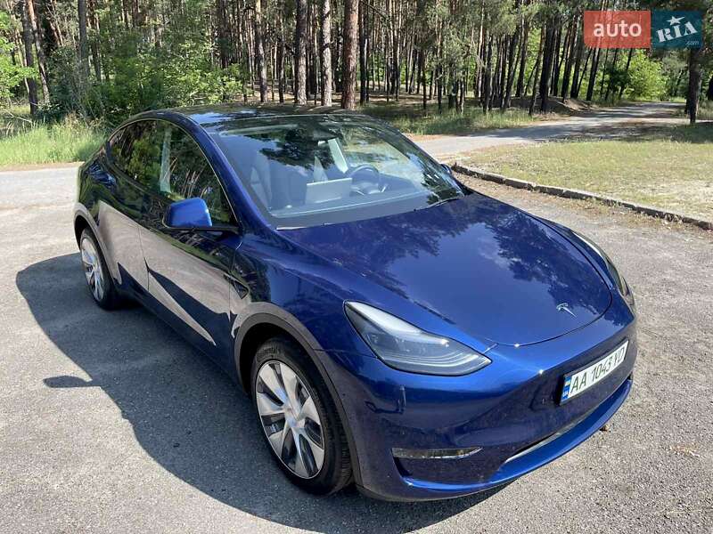Внедорожник / Кроссовер Tesla Model Y 2024 в Киеве