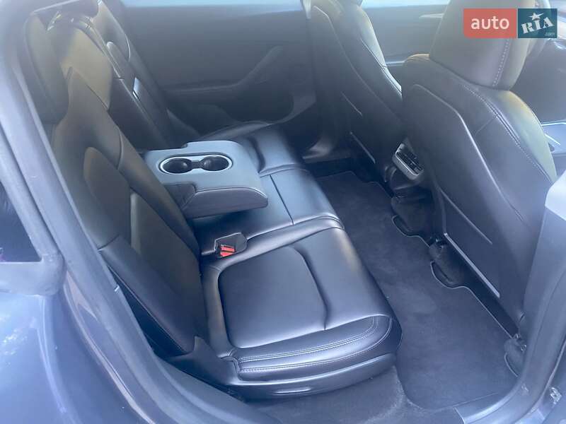 Внедорожник / Кроссовер Tesla Model Y 2023 в Киеве