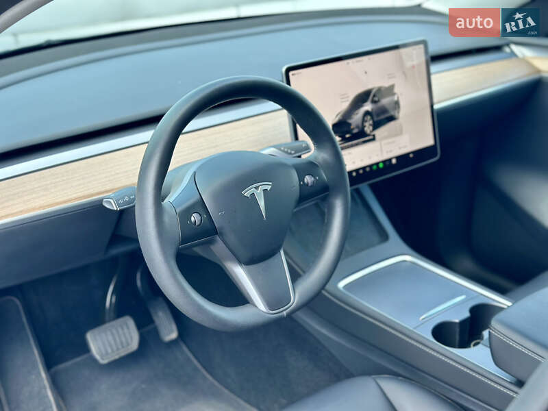 Внедорожник / Кроссовер Tesla Model Y 2023 в Киеве