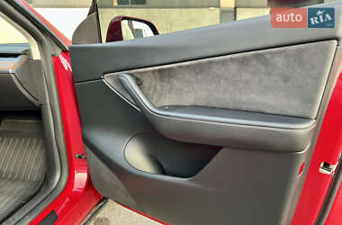 Внедорожник / Кроссовер Tesla Model Y 2021 в 