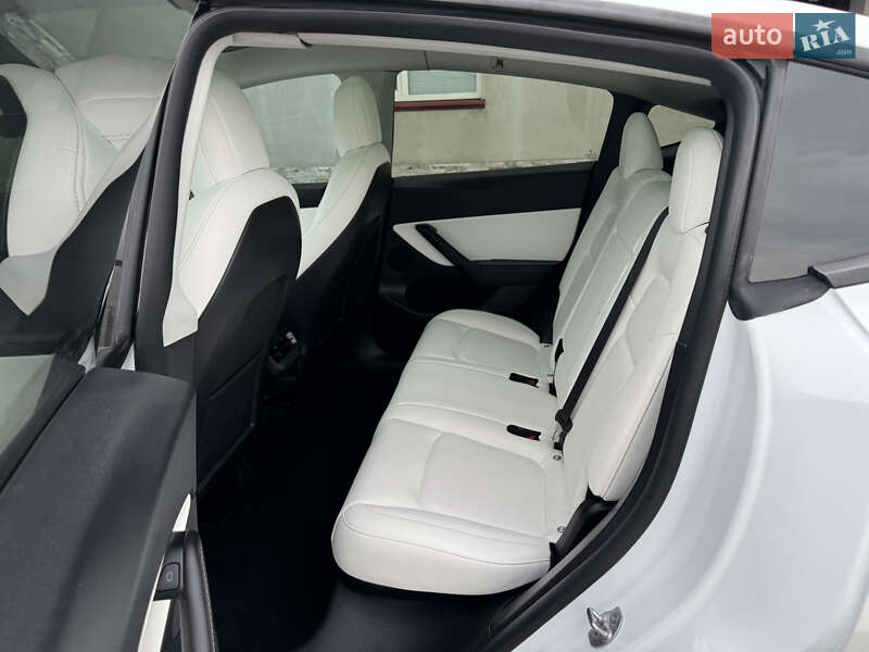 Внедорожник / Кроссовер Tesla Model Y 2021 в Луцке