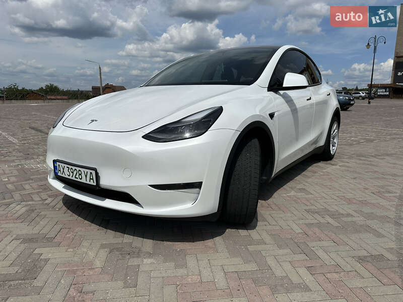 Tesla Model Y 2023