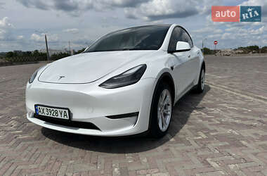 Позашляховик / Кросовер Tesla Model Y 2023 в 