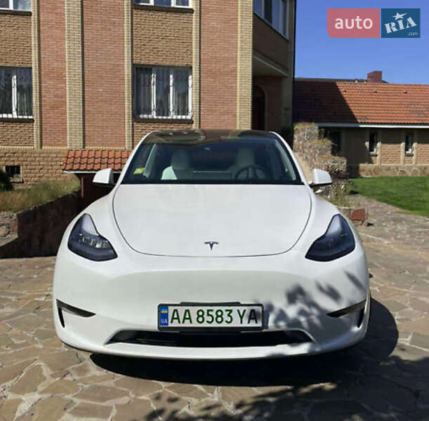 Tesla Model Y 2021
