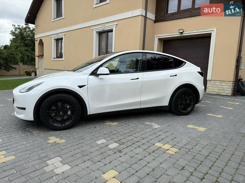 Внедорожник / Кроссовер Tesla Model Y 2020 в Львове