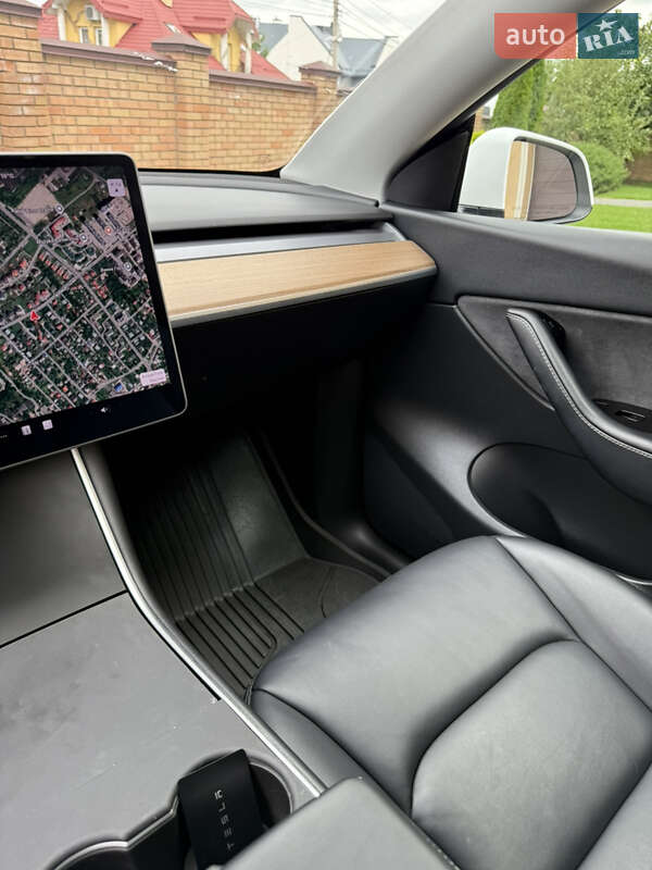 Внедорожник / Кроссовер Tesla Model Y 2020 в Львове