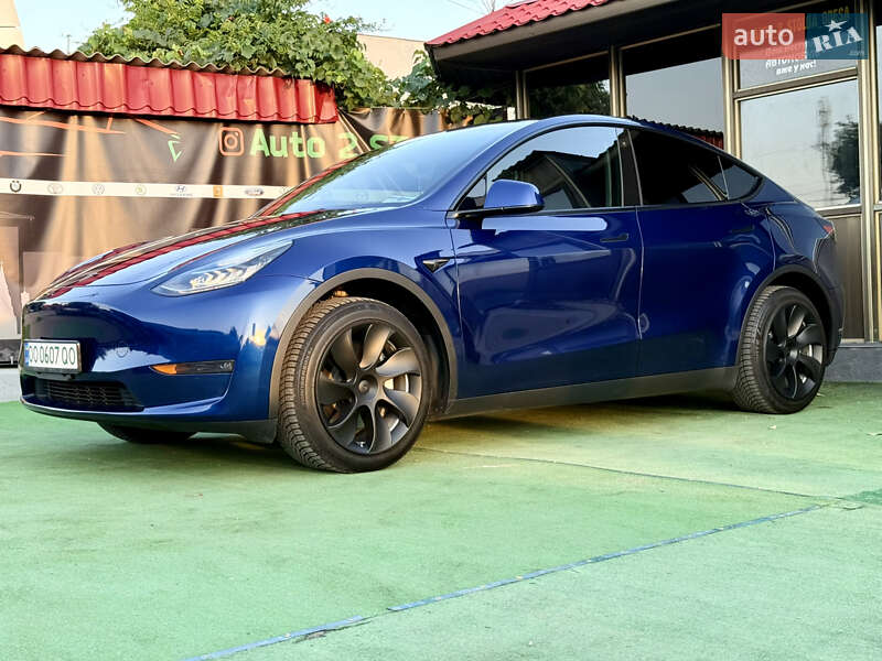 Tesla Model Y 2023