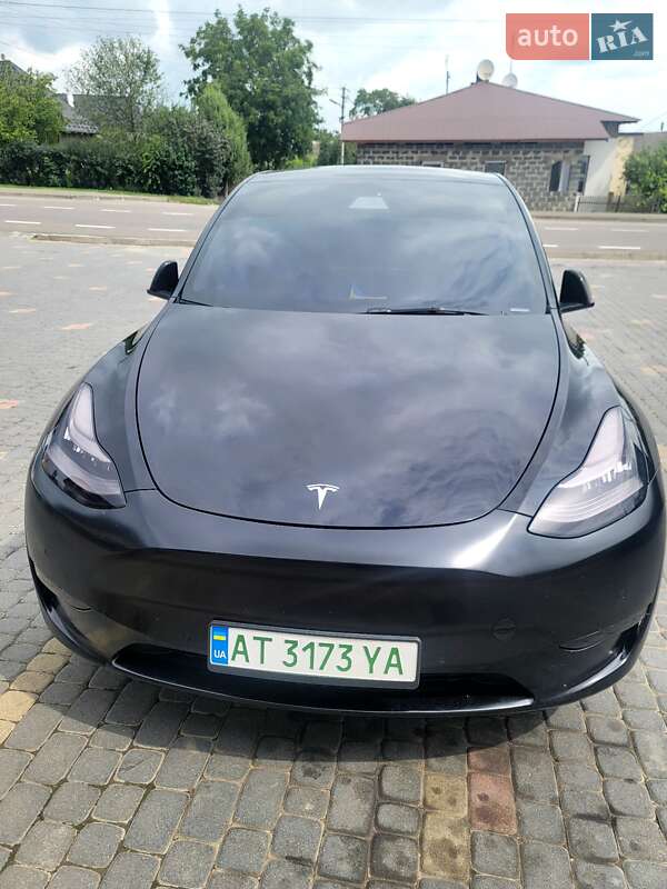 Tesla Model Y 2021
