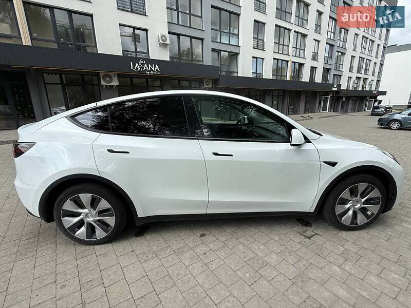 Tesla Model Y 2022