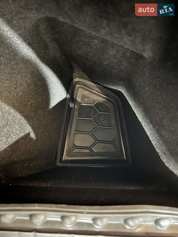 Внедорожник / Кроссовер Tesla Model Y 2023 в Житомире