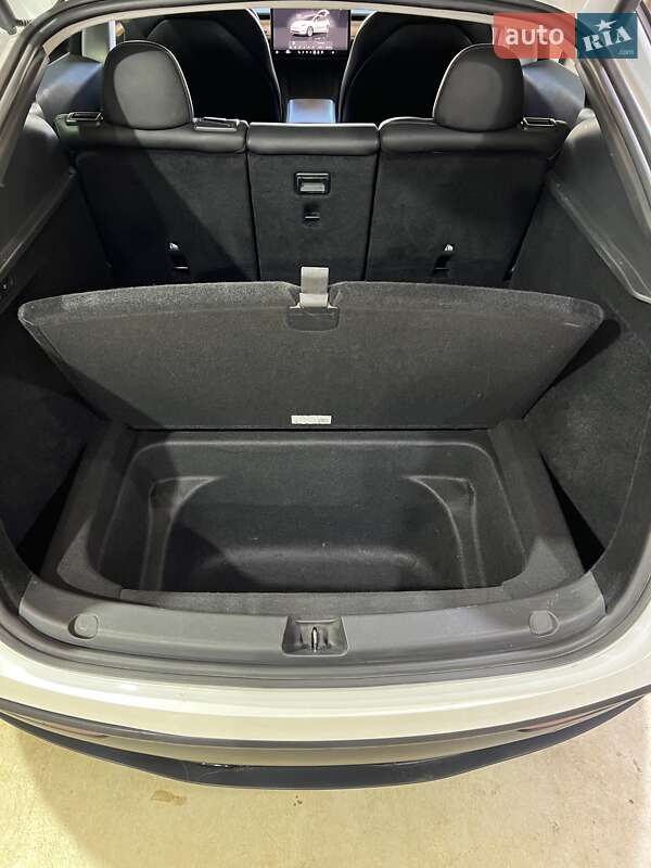 Внедорожник / Кроссовер Tesla Model Y 2023 в Житомире