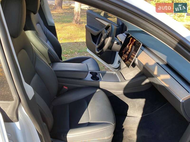 Внедорожник / Кроссовер Tesla Model Y 2023 в Житомире