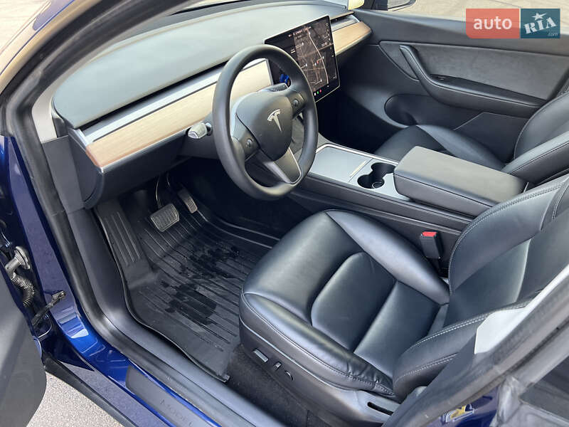 Внедорожник / Кроссовер Tesla Model Y 2020 в Киеве