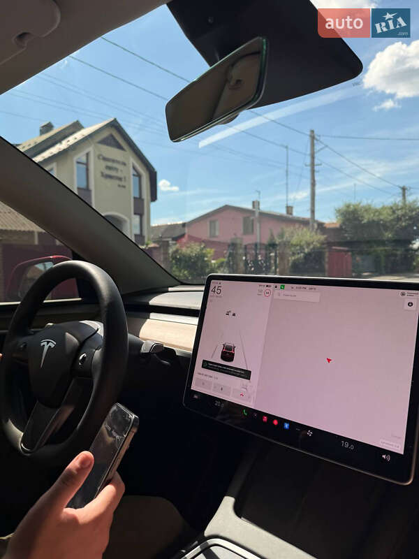 Внедорожник / Кроссовер Tesla Model Y 2023 в Львове