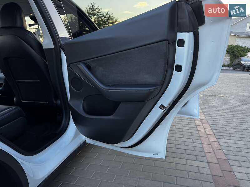 Позашляховик / Кросовер Tesla Model Y 2022 в Жмеринці