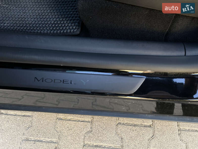 Внедорожник / Кроссовер Tesla Model Y 2022 в Хмельницком