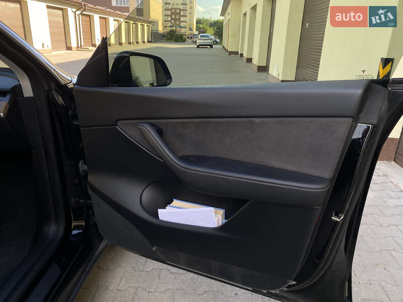 Внедорожник / Кроссовер Tesla Model Y 2022 в Хмельницком