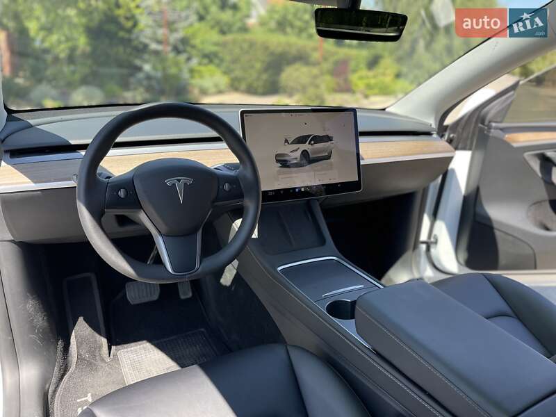 Внедорожник / Кроссовер Tesla Model Y 2023 в Одессе
