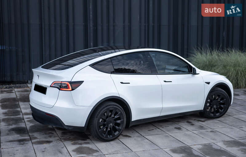 Внедорожник / Кроссовер Tesla Model Y 2023 в Киеве