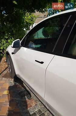 Внедорожник / Кроссовер Tesla Model Y 2023 в 
